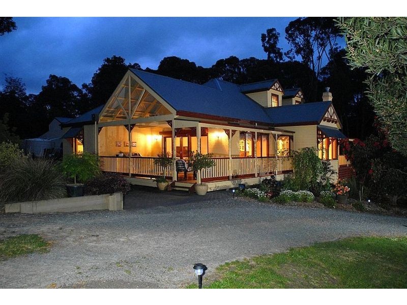 17 Butterfield Road, Emerald VIC 3782