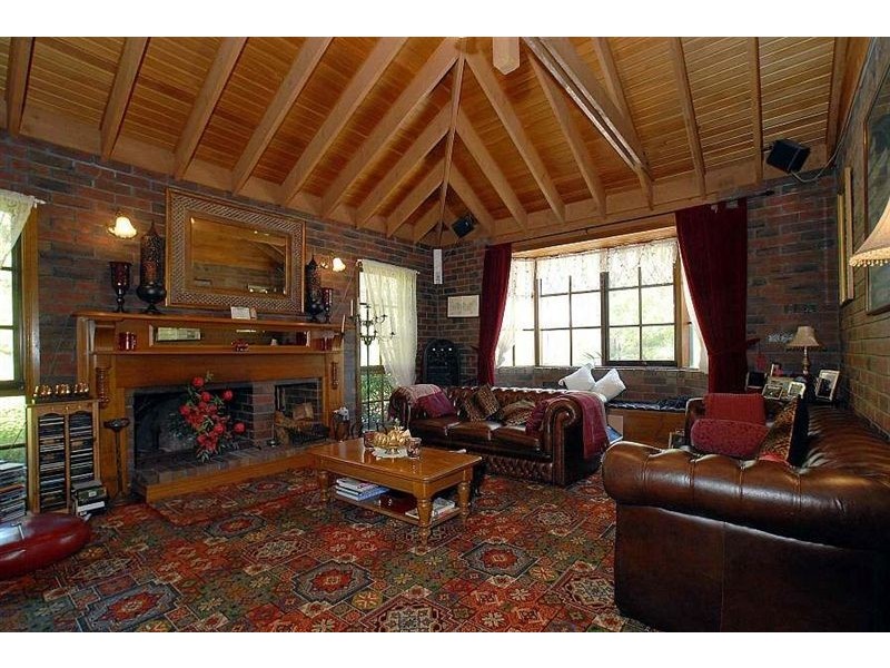 5A Old Beaconsfield Road, Emerald VIC 3782