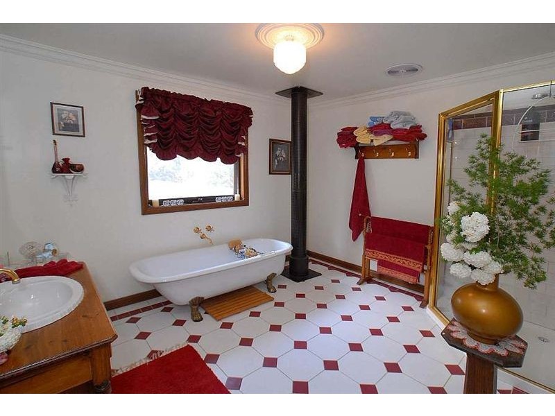 5A Old Beaconsfield Road, Emerald VIC 3782