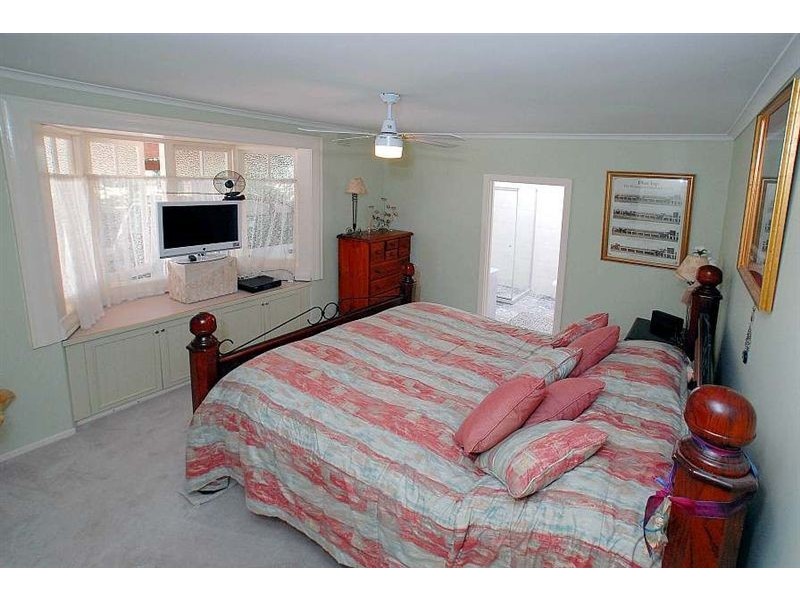 45 Belgrave Gembrook Rd, Cockatoo VIC 3781