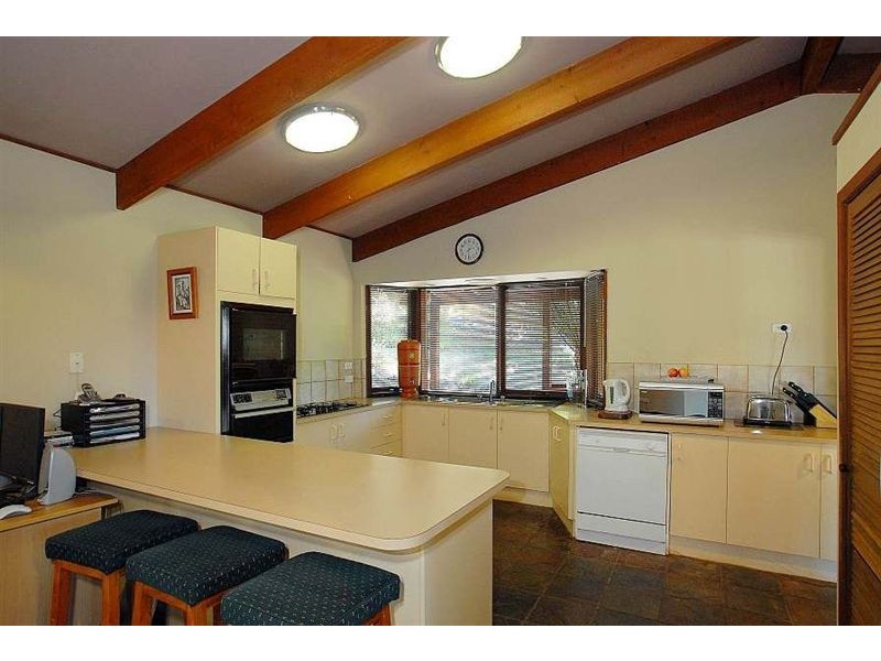 9 Jeanne Street, Cockatoo VIC 3781