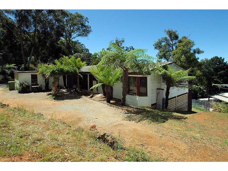 9 Jeanne Street, Cockatoo VIC 3781