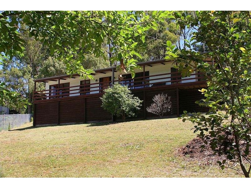 9 Jeanne Street, Cockatoo VIC 3781
