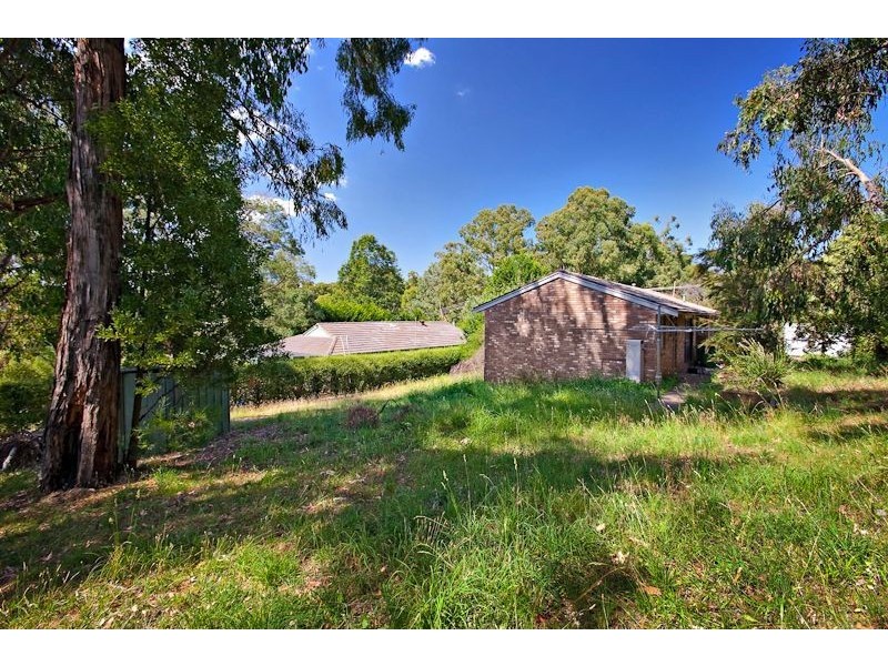 11 Birdwood Ave, Cockatoo VIC 3781
