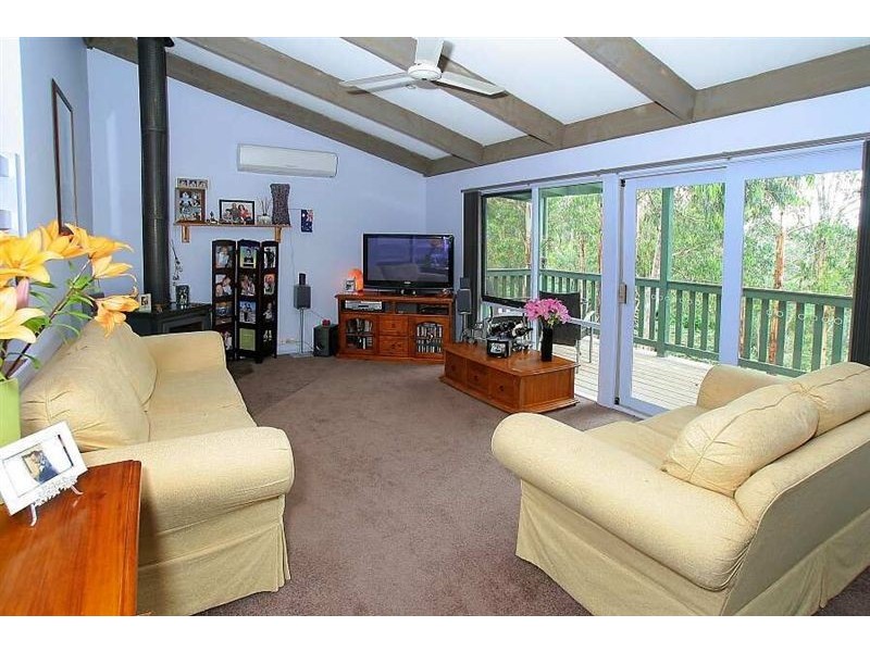 26 Kitchener Parade, Cockatoo VIC 3781