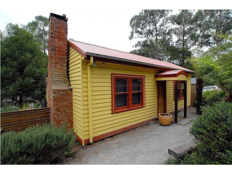 19 Edmunds Road, Cockatoo VIC 3781