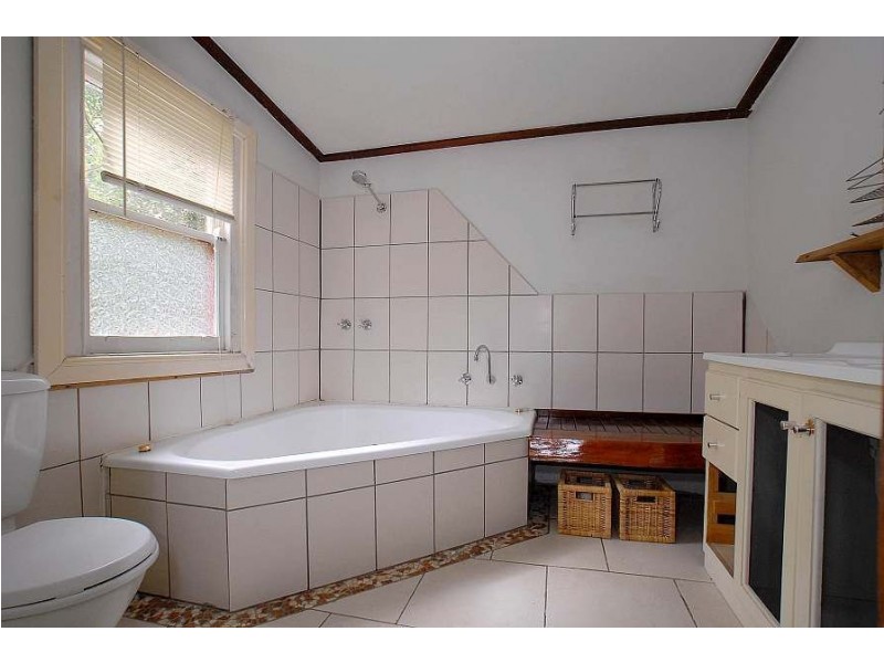 19 Edmunds Road, Cockatoo VIC 3781