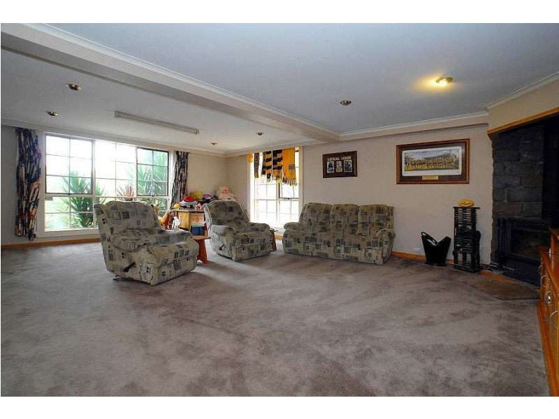 19 Baker Street, Cockatoo VIC 3781