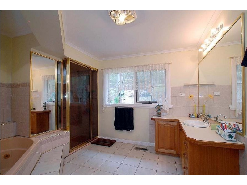 19 Baker Street, Cockatoo VIC 3781