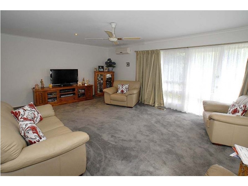 2 Woodlands Avenue, Emerald VIC 3782