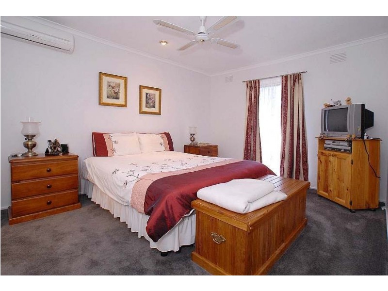 2 Woodlands Avenue, Emerald VIC 3782