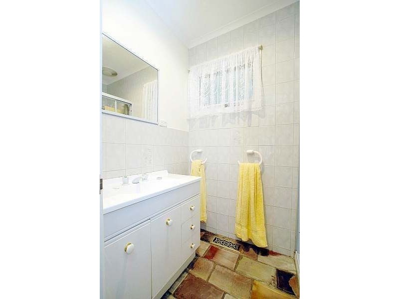 2 Woodlands Avenue, Emerald VIC 3782