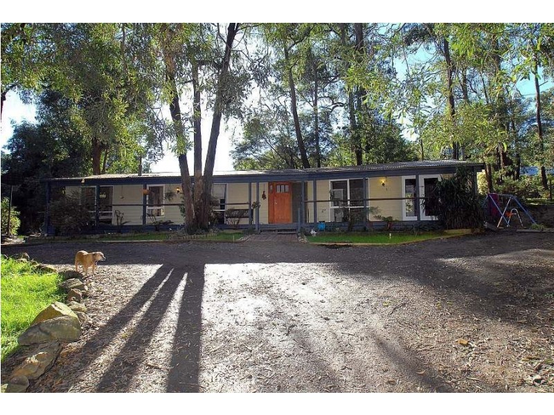 2 Nangana Street, Cockatoo VIC 3781