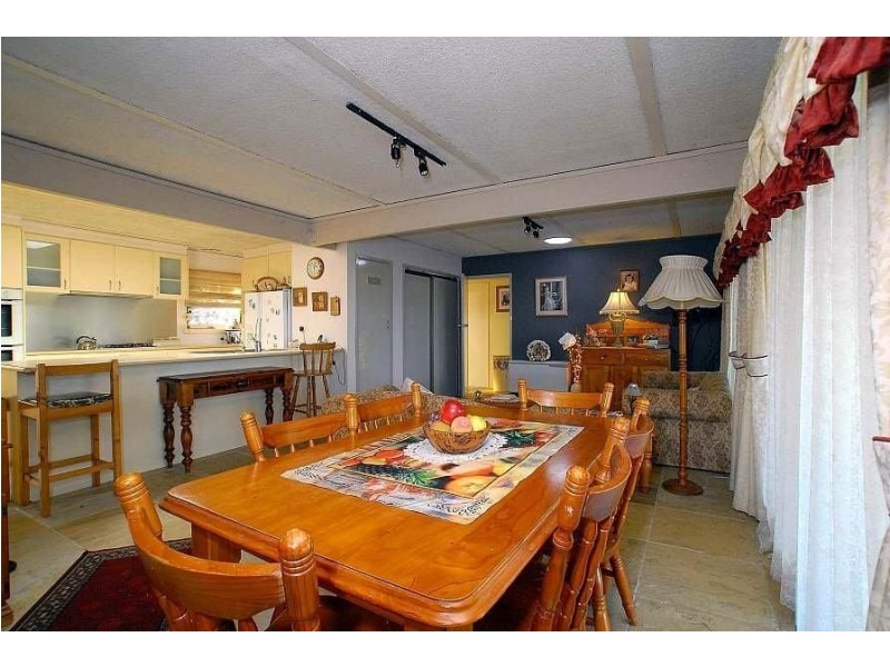 16 Bayview Road, Emerald VIC 3782