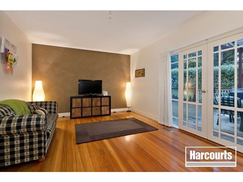 8 Station Avenue, Emerald VIC 3782