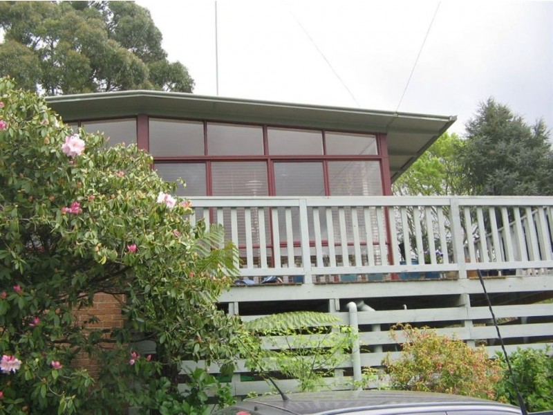 27 Heroes Avenue, Emerald VIC 3782