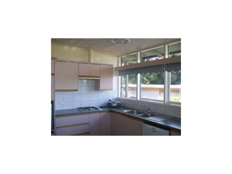 27 Heroes Avenue, Emerald VIC 3782