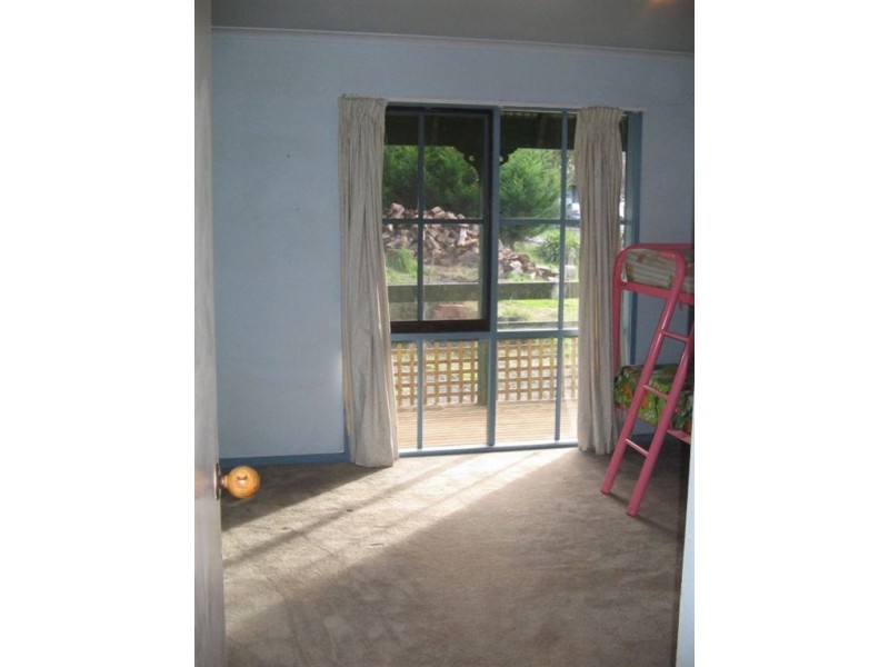 36 Devon Avenue, Cockatoo VIC 3781