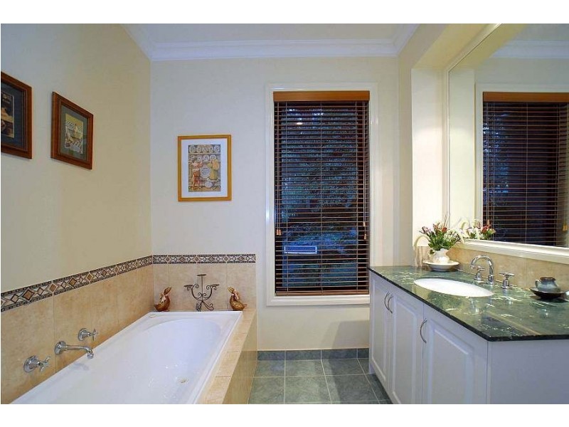 34 Nobelius Street, Emerald VIC 3782
