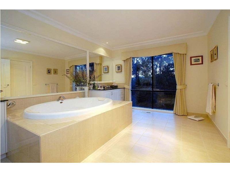 34 Nobelius Street, Emerald VIC 3782