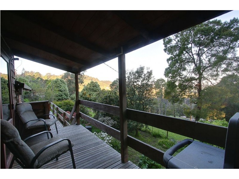 1 Aura Vale Road, Menzies Creek VIC 3159