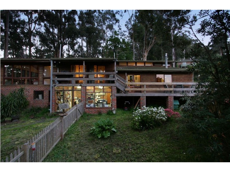 1 Aura Vale Road, Menzies Creek VIC 3159