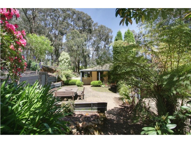 10 Aclare Road, Cockatoo VIC 3781