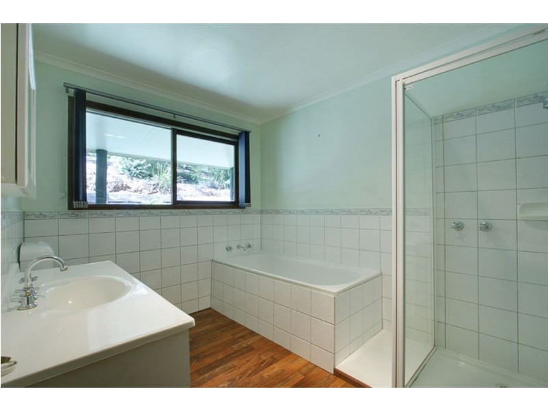 10 Aclare Road, Cockatoo VIC 3781