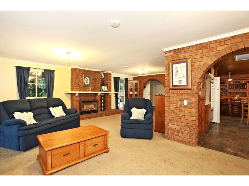 4 Nangana Street, Cockatoo VIC 3781