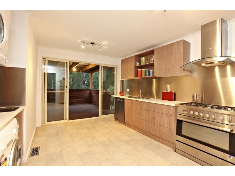10 Waratah Way, Cockatoo VIC 3781