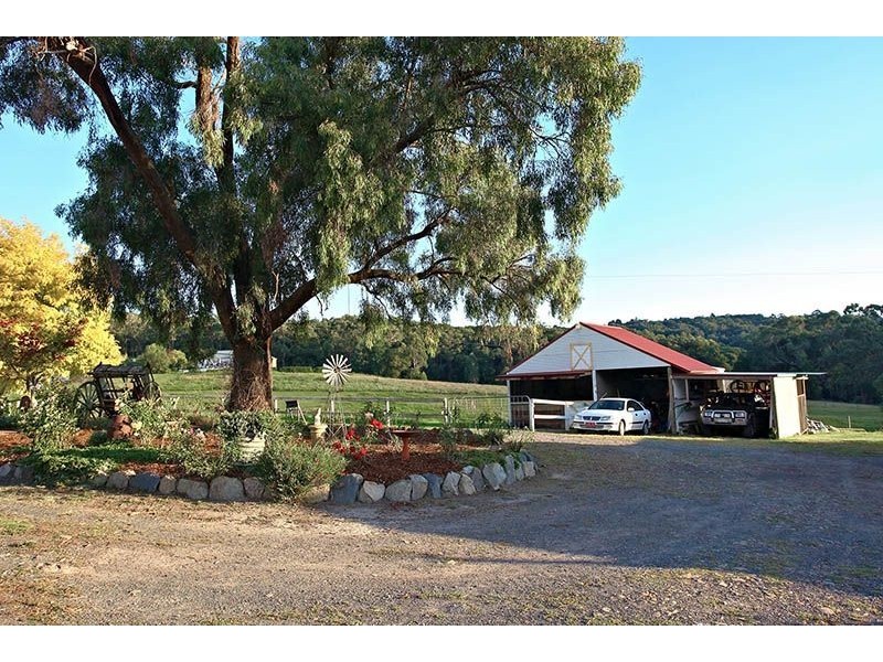 43-45 Kennedy Road, Macclesfield VIC 3782