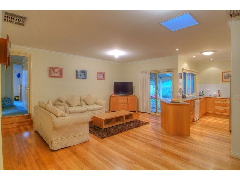 84 Woori Yallock Road, Cockatoo VIC 3781