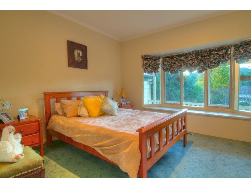 84 Woori Yallock Road, Cockatoo VIC 3781