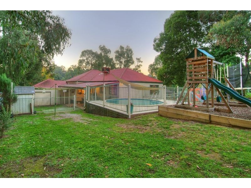 84 Woori Yallock Road, Cockatoo VIC 3781