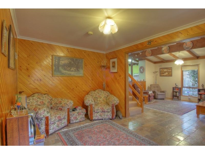 137 Woori Yallock Road, Cockatoo VIC 3781