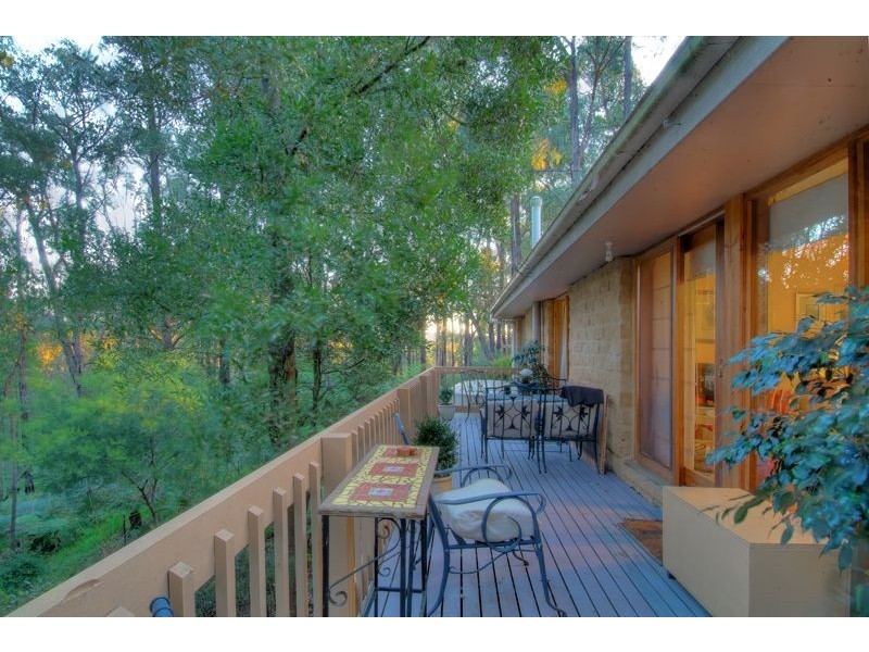 5 Bilocla Avenue, Cockatoo VIC 3781