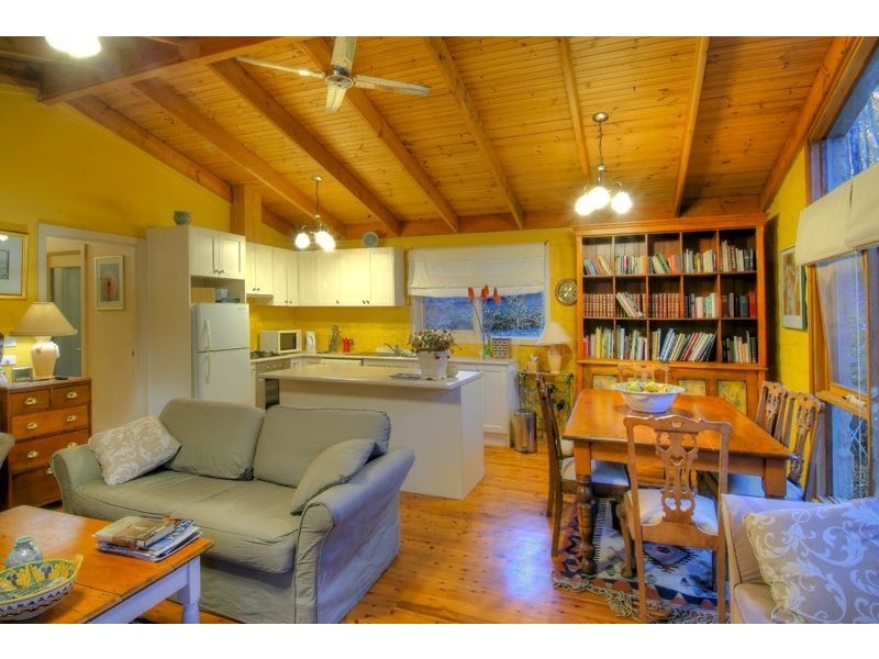 5 Bilocla Avenue, Cockatoo VIC 3781