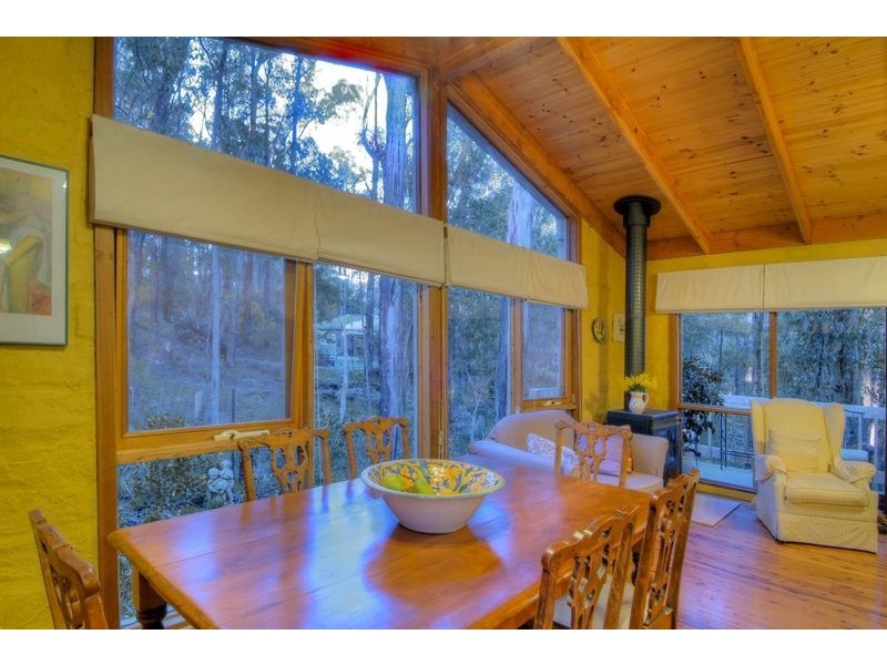 5 Bilocla Avenue, Cockatoo VIC 3781