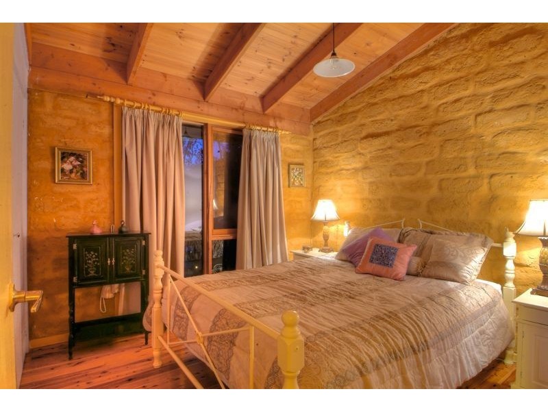 5 Bilocla Avenue, Cockatoo VIC 3781