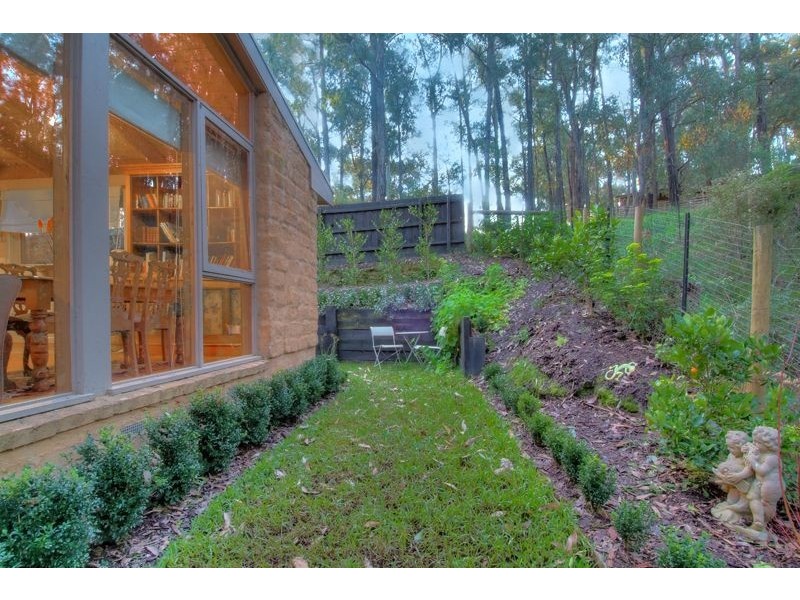 5 Bilocla Avenue, Cockatoo VIC 3781