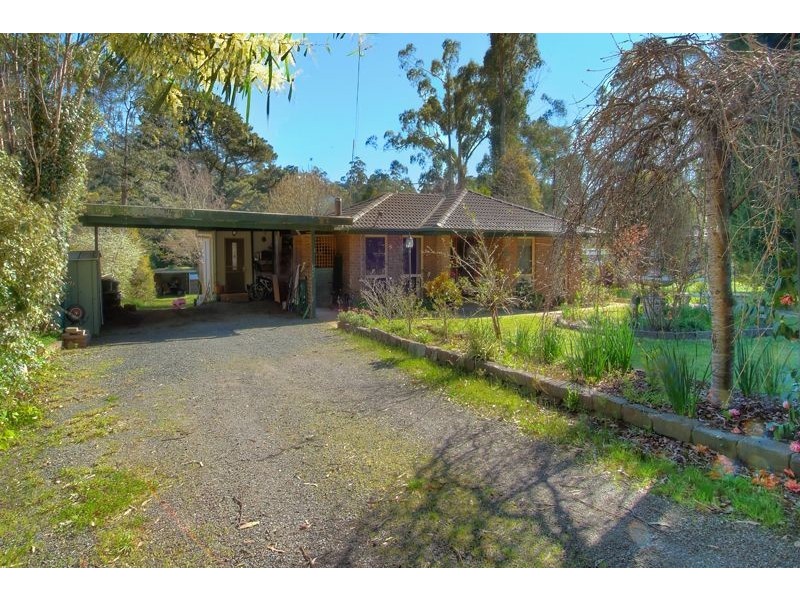 123 Woori Yallock Road, Cockatoo VIC 3781