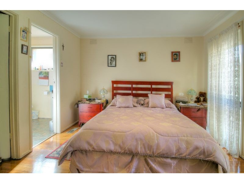 123 Woori Yallock Road, Cockatoo VIC 3781