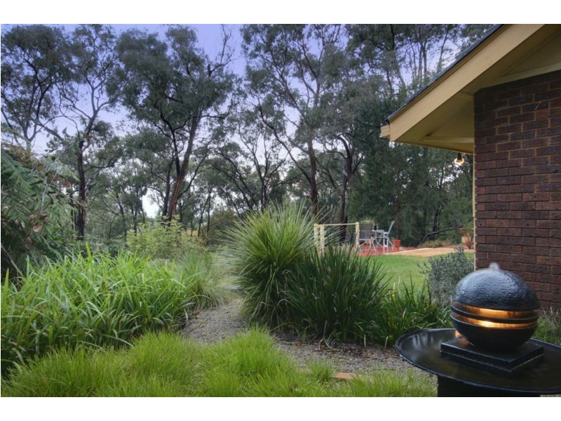 35 Sunnyside Terrace, Emerald VIC 3782