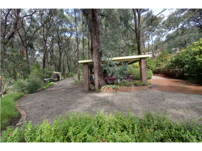 35 Sunnyside Terrace, Emerald VIC 3782