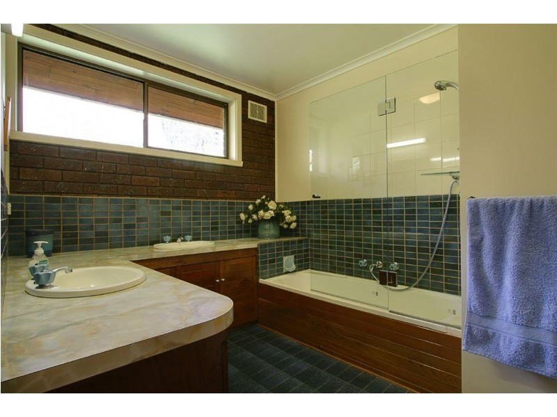 35 Sunnyside Terrace, Emerald VIC 3782