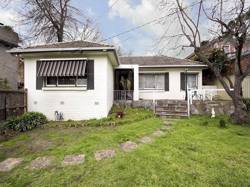 38 Fairhills Parade, Glen Waverley VIC 3150