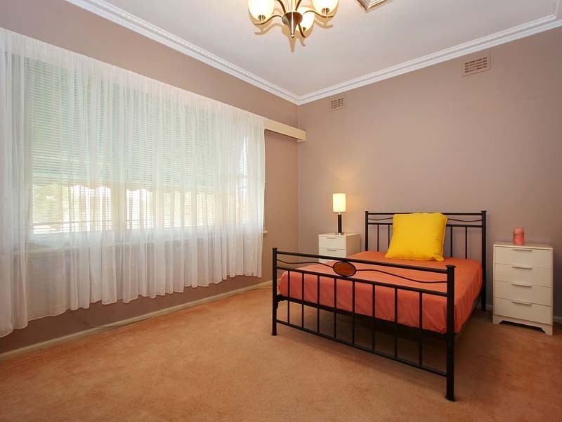 38 Fairhills Parade, Glen Waverley VIC 3150
