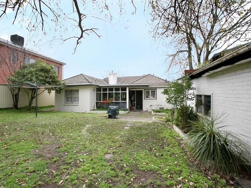 38 Fairhills Parade, Glen Waverley VIC 3150