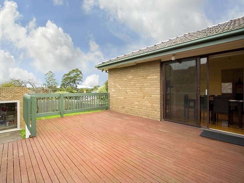 18 Wynyard Street, Glen Waverley VIC 3150