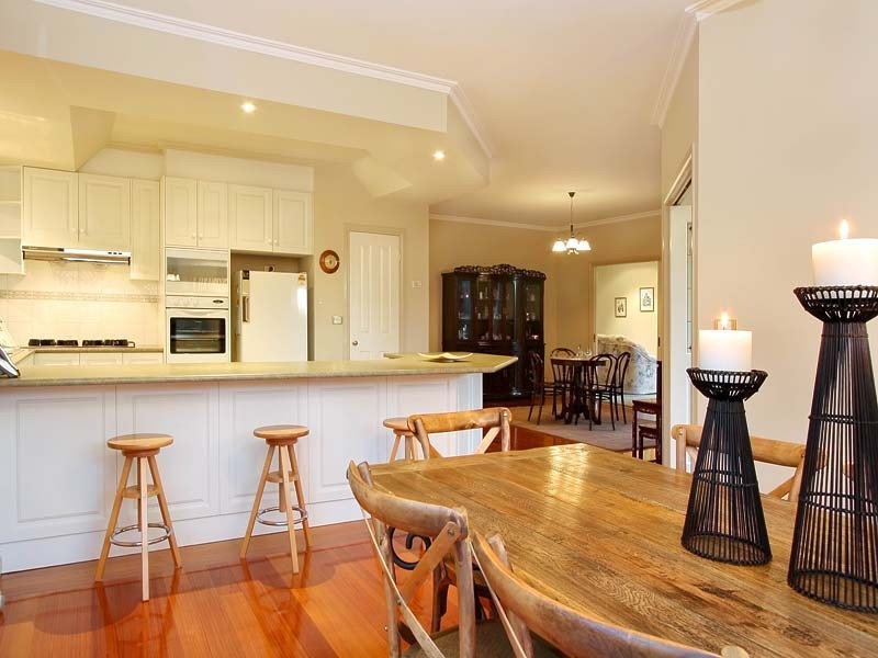 53 Avendon Boulevard, Glen Waverley VIC 3150